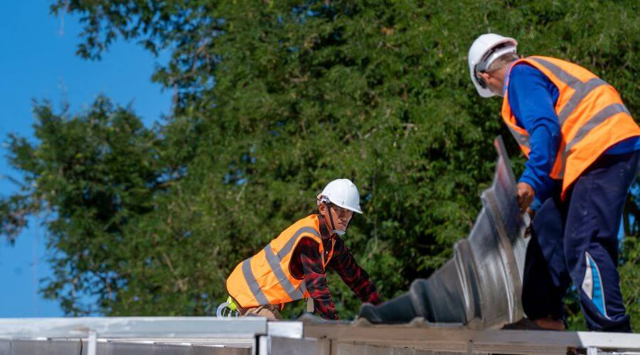 Roof maintenance in Oldham, SD
